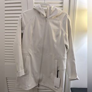 Lululemon Repel Shell Rain Jacket - Bone, size 8, NWT